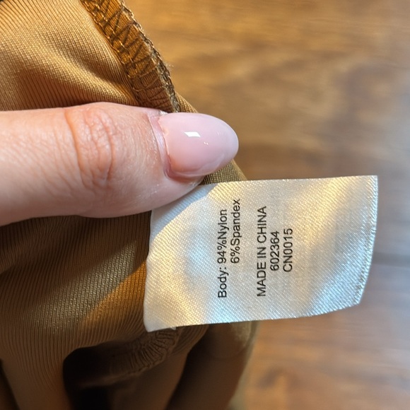 House of Harlow 1960 Brown Short Sleeve Square Neck Bodysuit - Picture 5 of 5